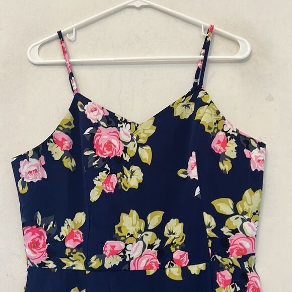 Shein navy floral romper with spaghetti straps Size M - Picture 3 of 10